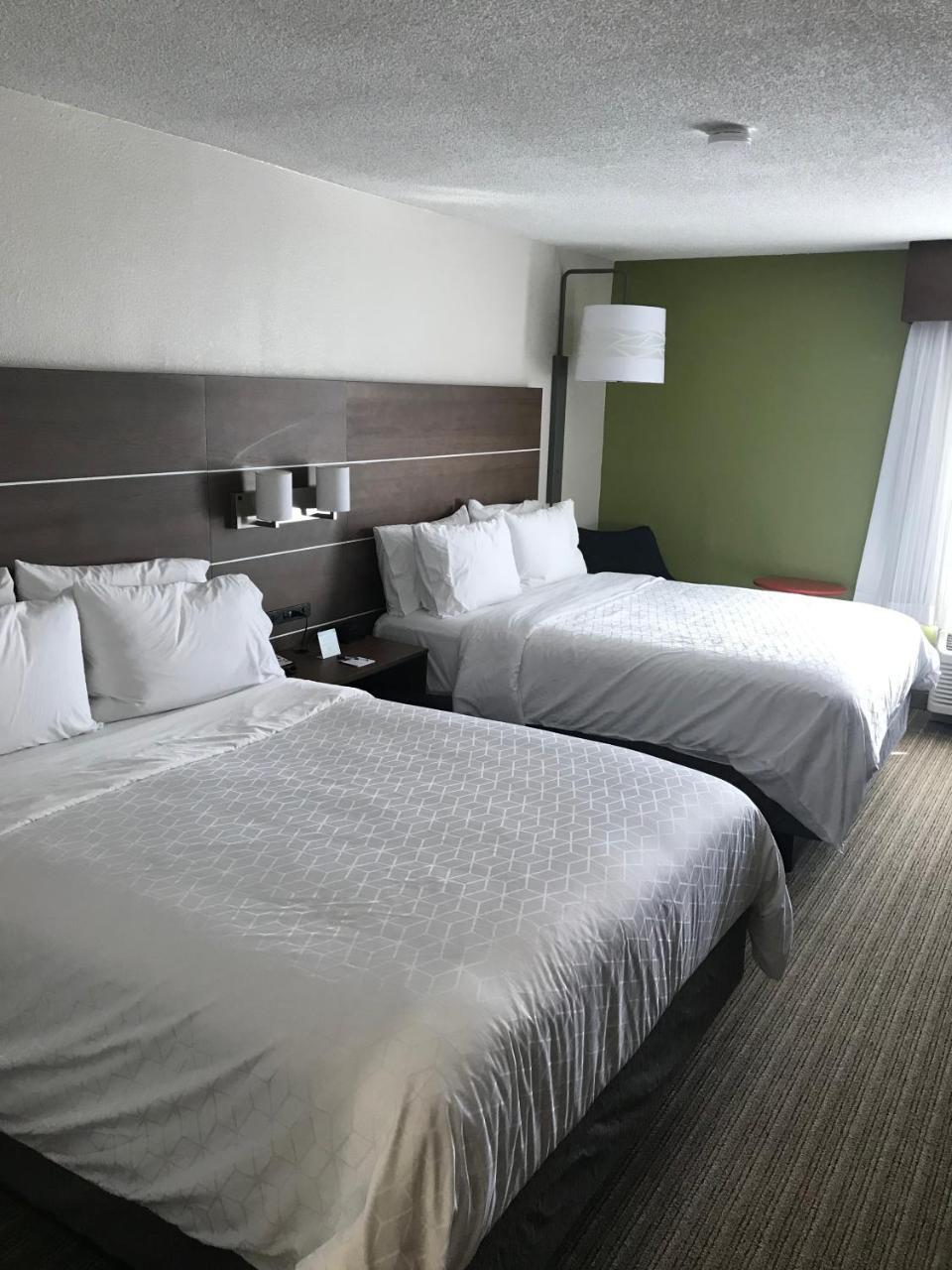 Standaard Kamer met 2 Queensize Bedden